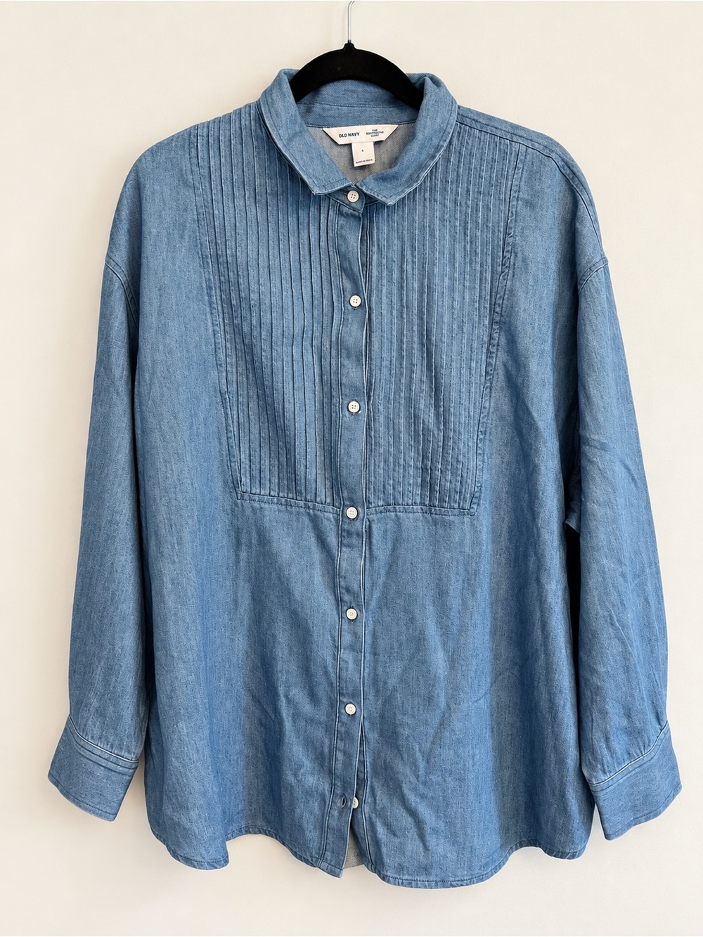 Old Navy Light Blue Denim Pintuck Button-Down Shirt